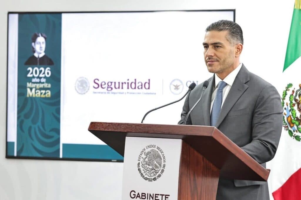 Omar García Harfuch, secretario de Seguridad, habla sobre avances en la detención de criminales buscados por el FBI en México.