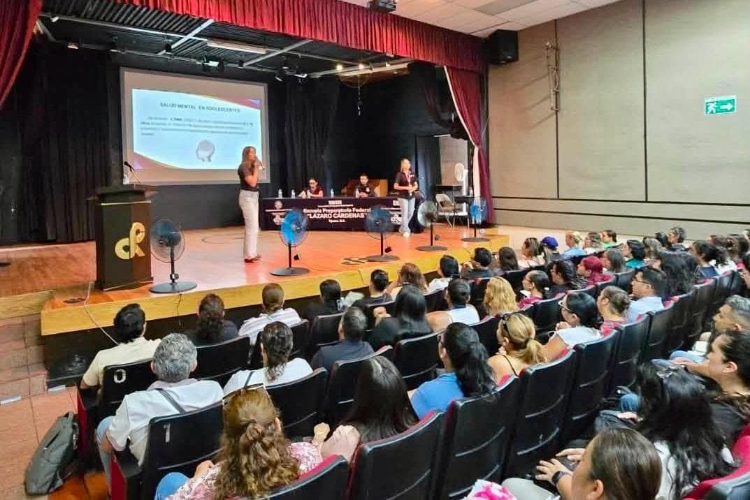 Imparte Gobierno de Tijuana el taller ‘Familias Seguras’ a más de 2 mil madres y padres de estudiantes de distintas escuelas